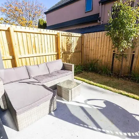 Brand New, Private & Central Townhouse Christchurch Exterior photo